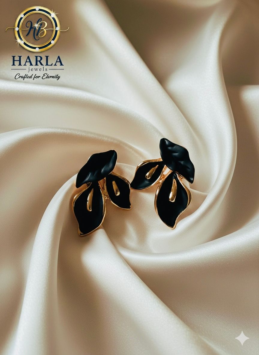 Ivory Callista Leaf earring (Black)