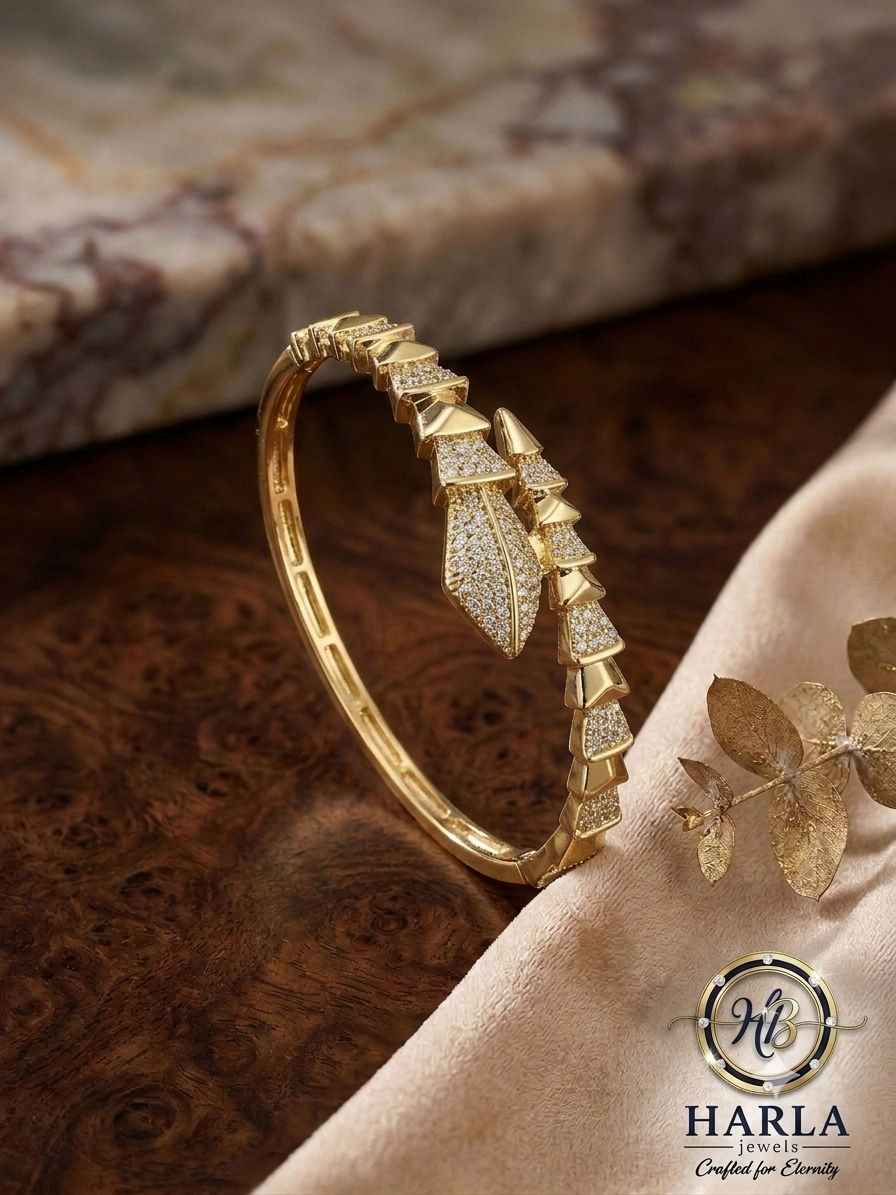 The Serpente Scale Bangle