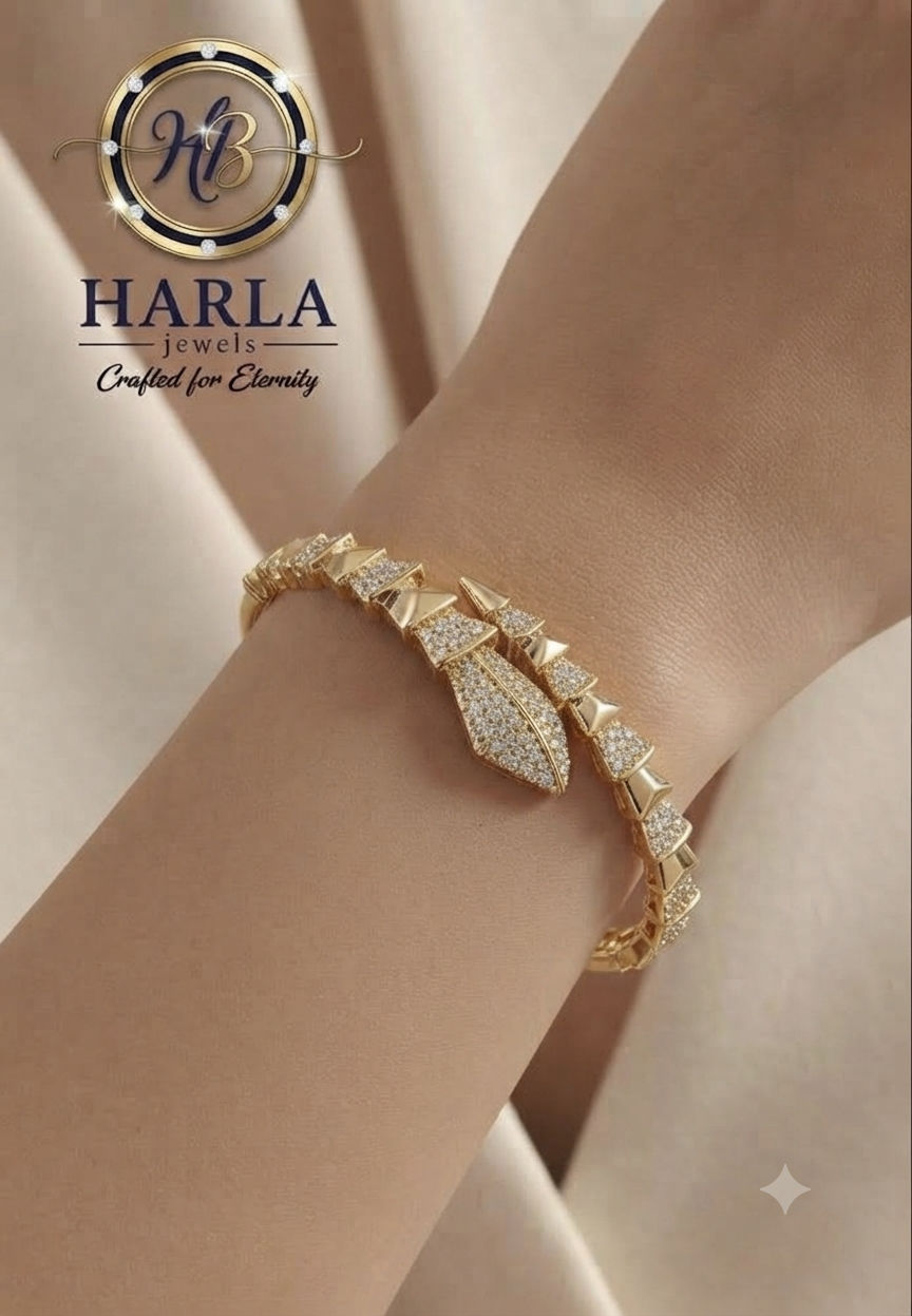 The Serpente Scale Bangle