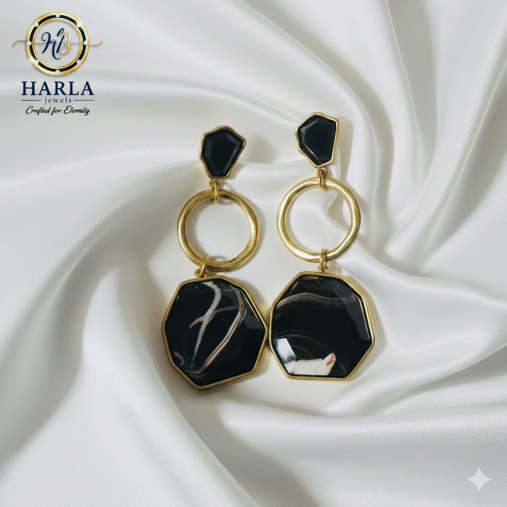 Petal pivot gold earring