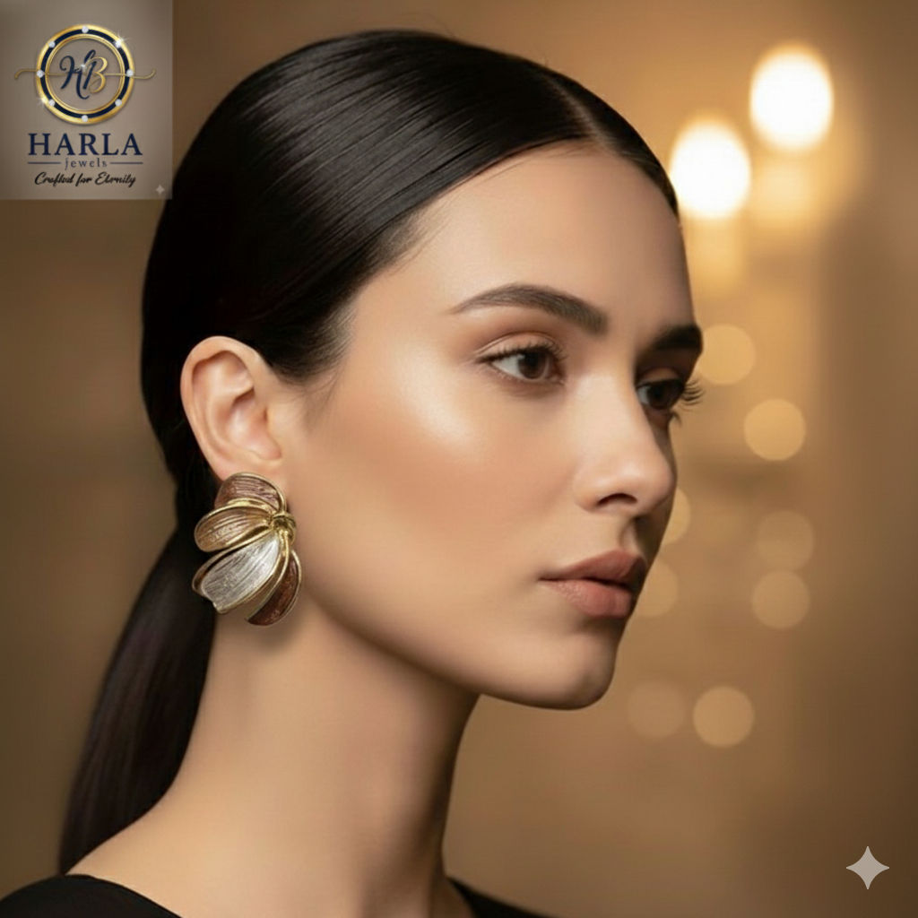 Bow petal gold earring