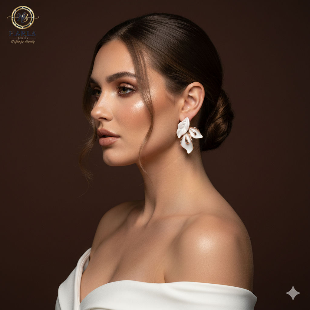 Ivory Callista Leaf earring (White)